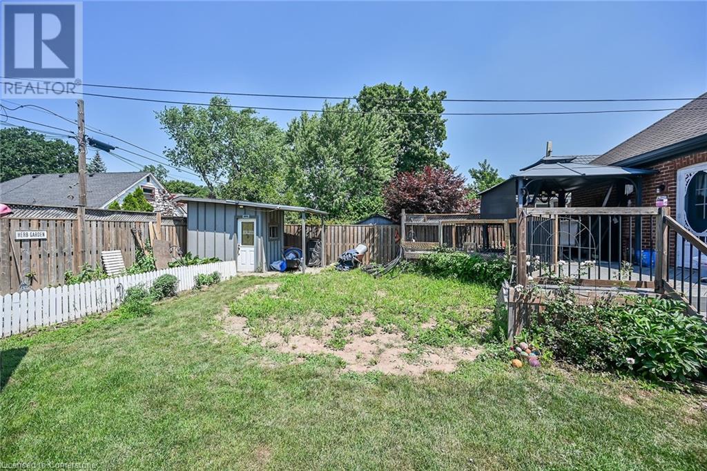 Photo 38 of 118 East 6th Street, Hamilton ON