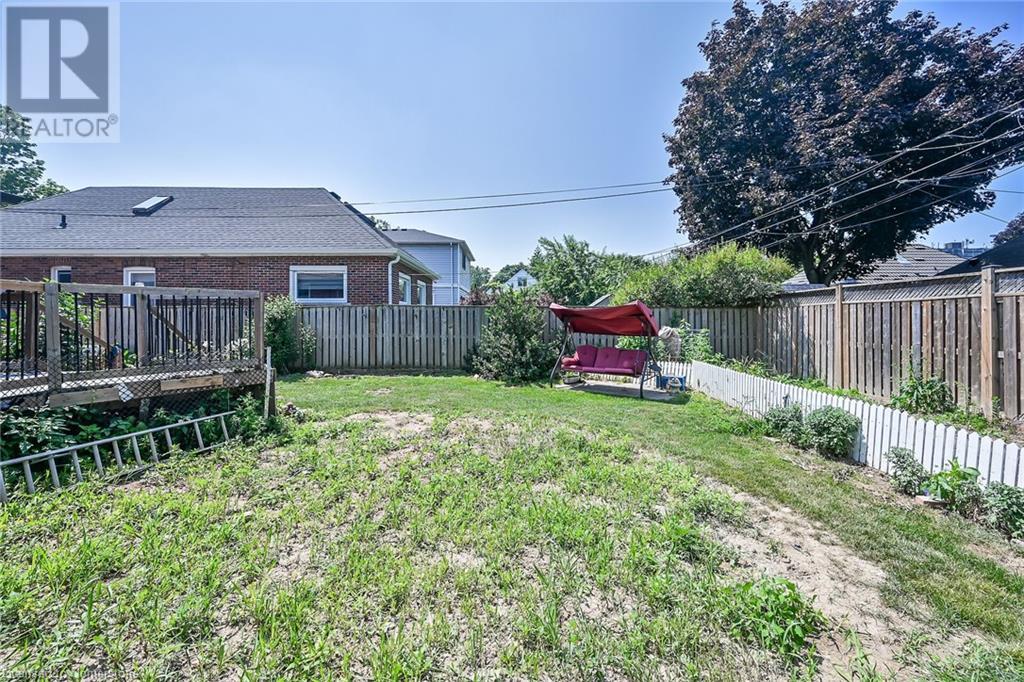 Photo 40 of 118 East 6th Street, Hamilton ON