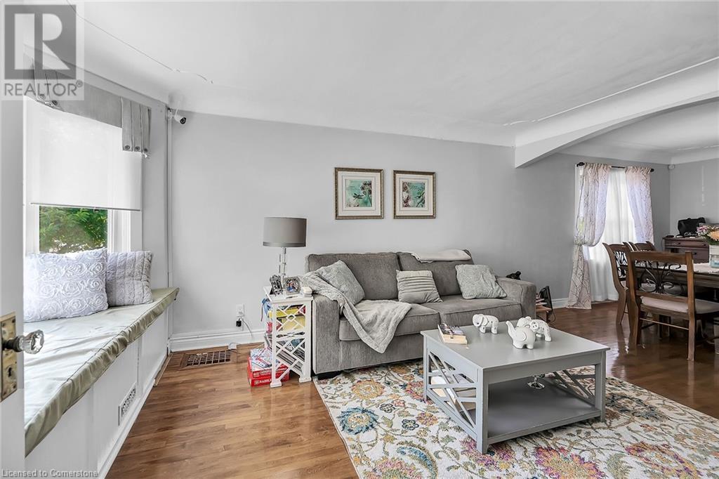 Photo 8 of 118 East 6th Street, Hamilton ON