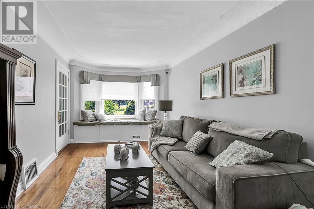 Photo 9 of 118 East 6th Street, Hamilton ON