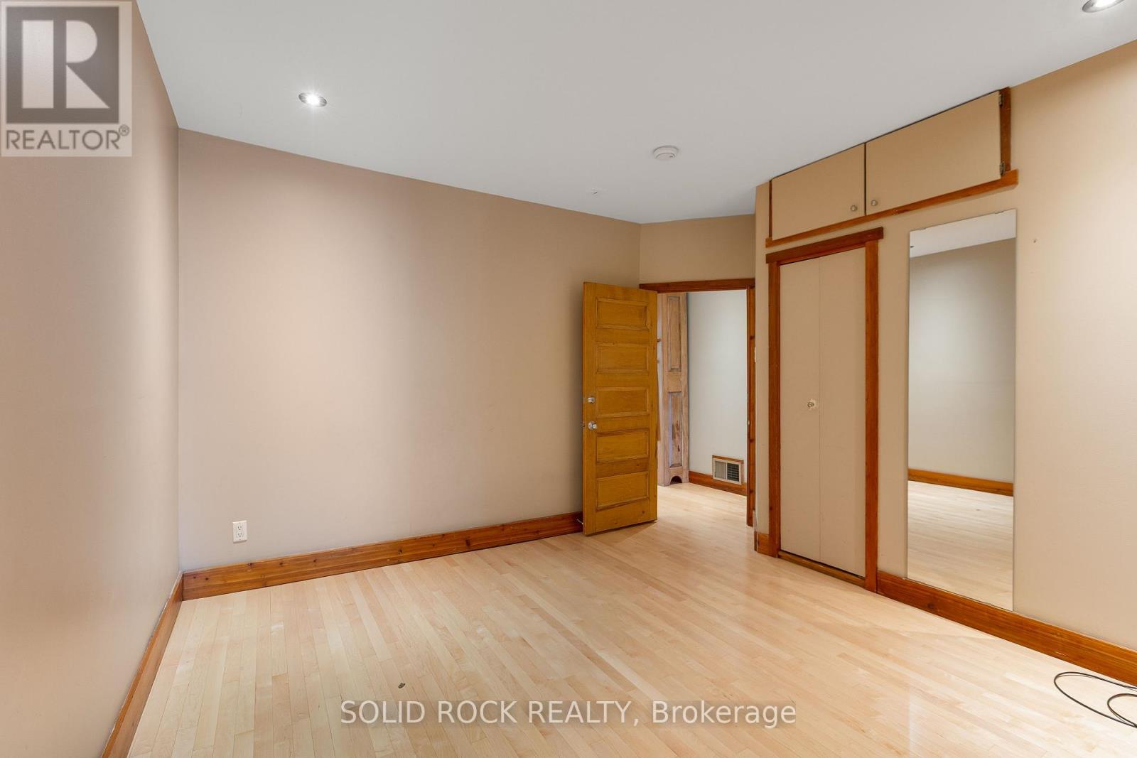 Photo 37 of 541 Besserer Street, Ottawa ON
