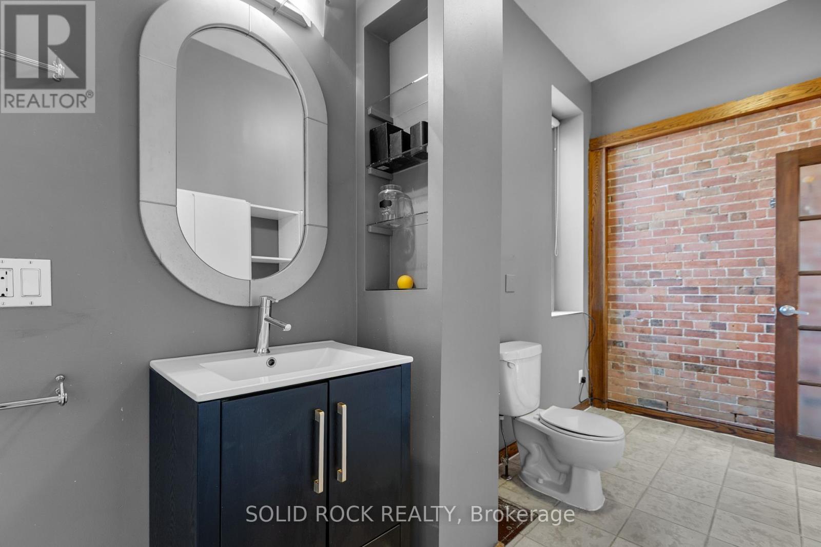 Photo 3 of 541 Besserer Street, Ottawa ON