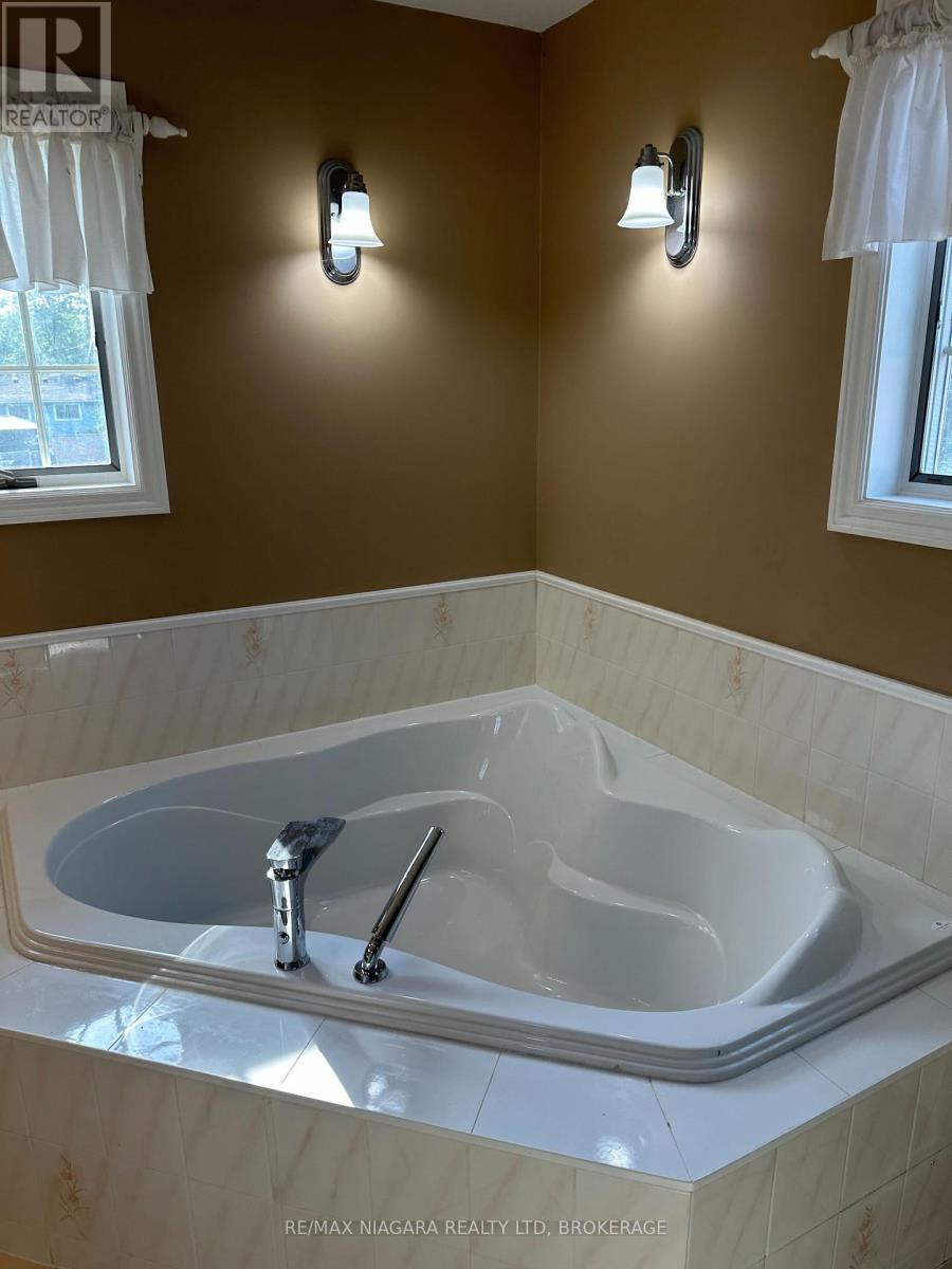 Photo 15 of 430 Gorham Road, Fort Erie ON