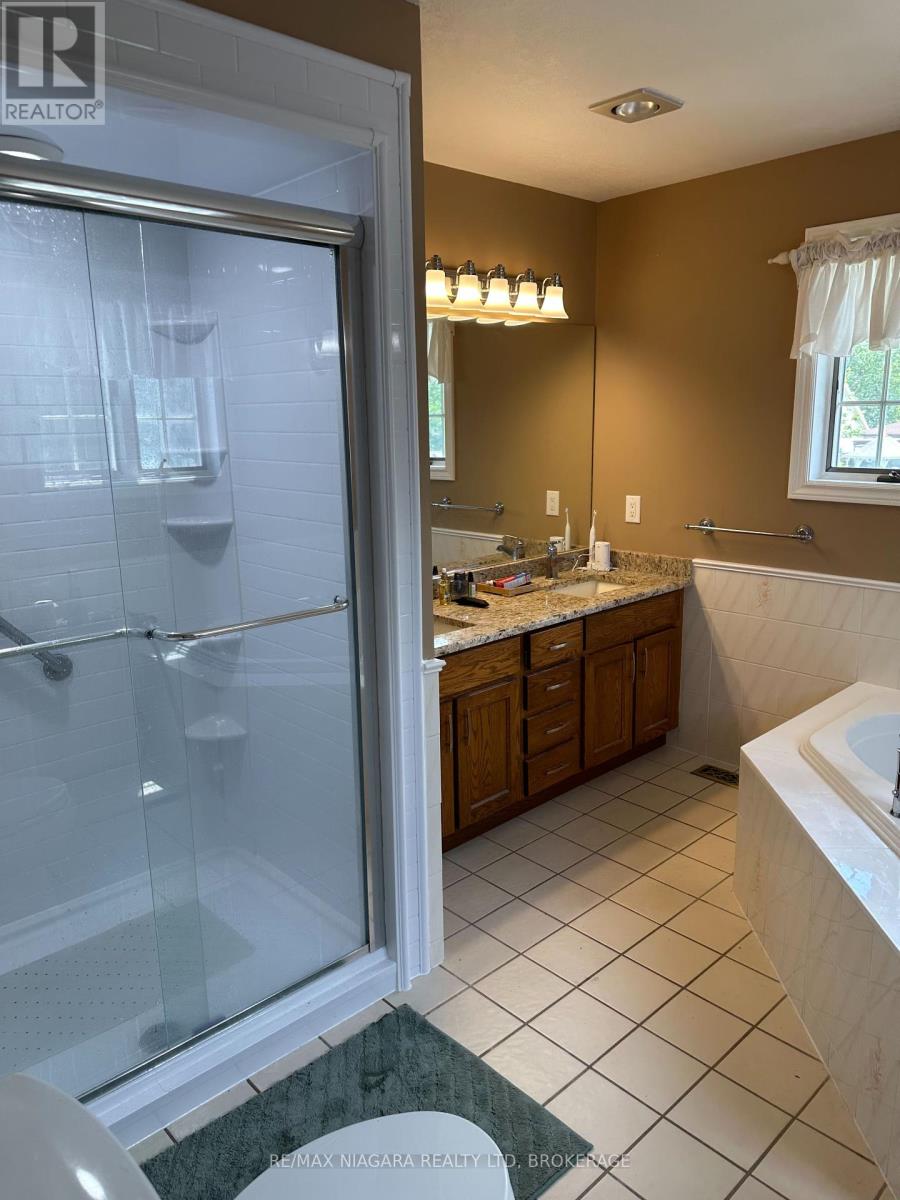 Photo 16 of 430 Gorham Road, Fort Erie ON