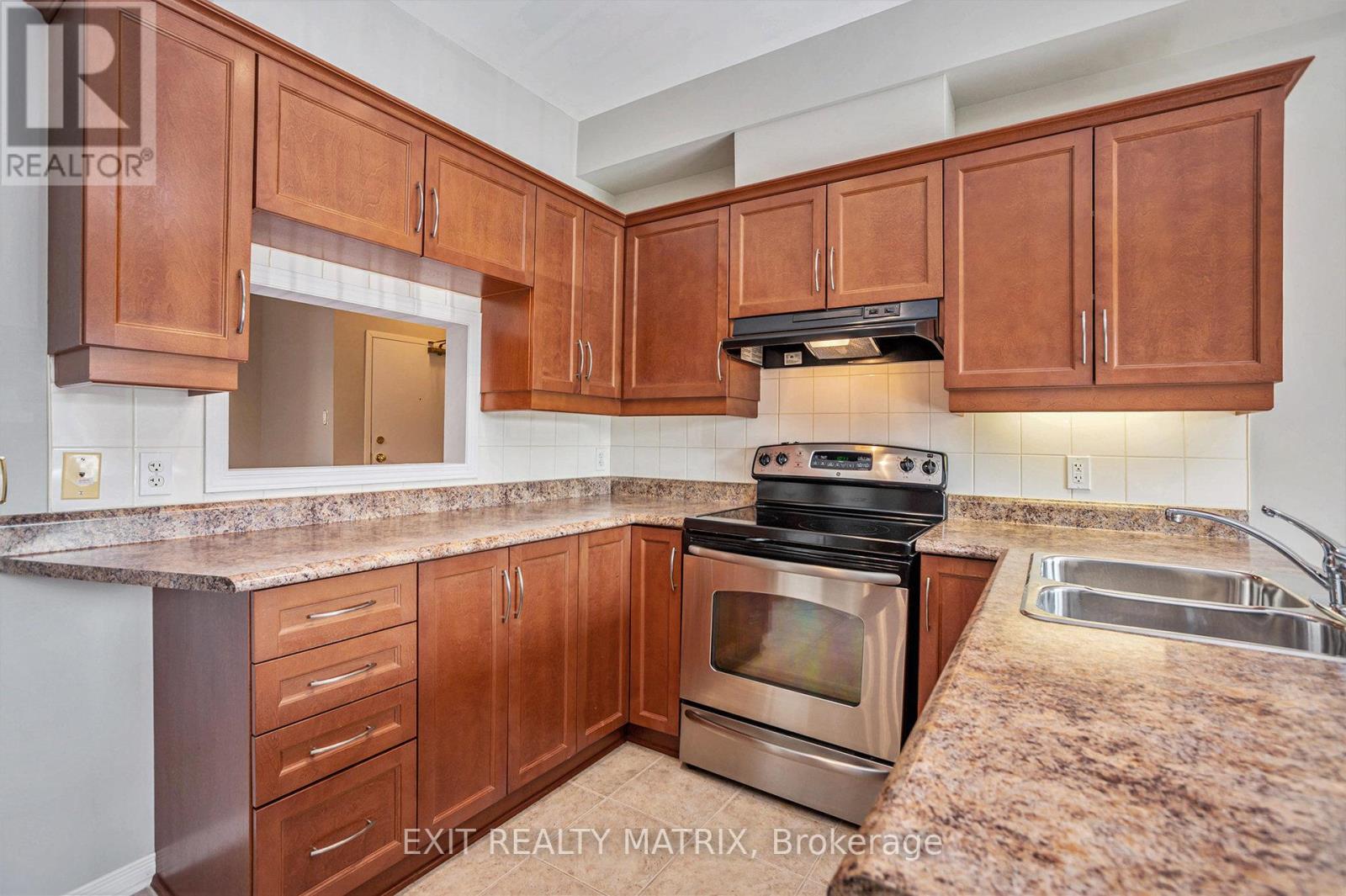 Photo 9 of 4 2086 Valin Street, Ottawa ON