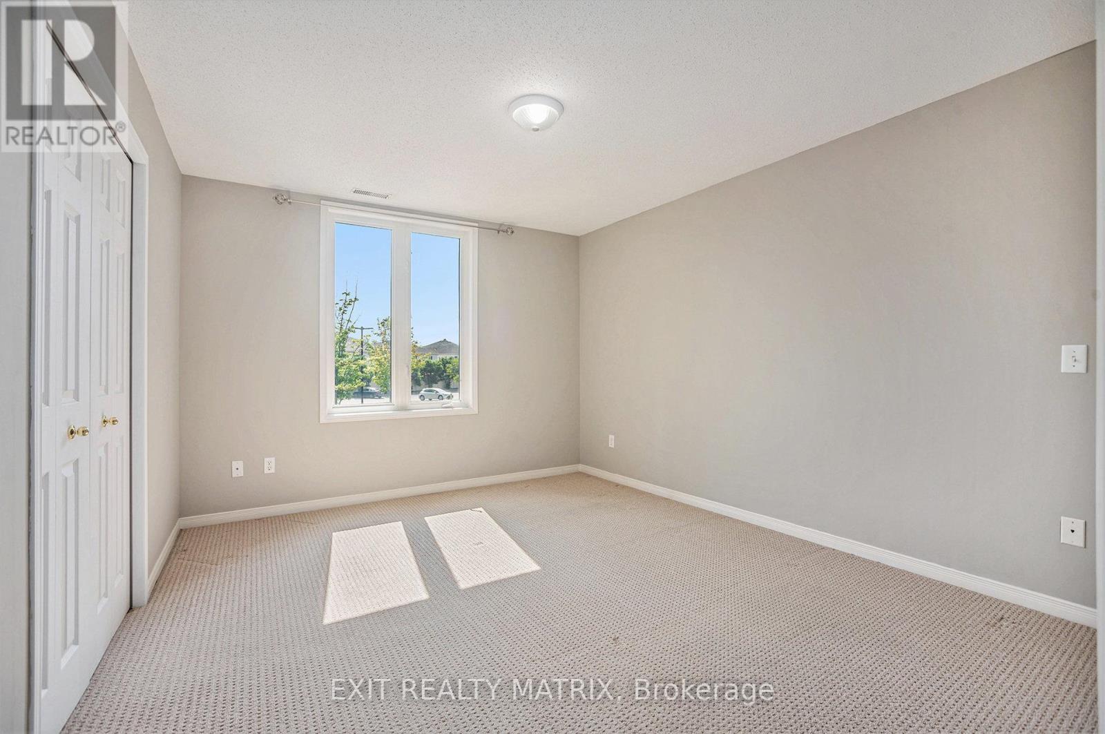 Photo 12 of 4 2086 Valin Street, Ottawa ON