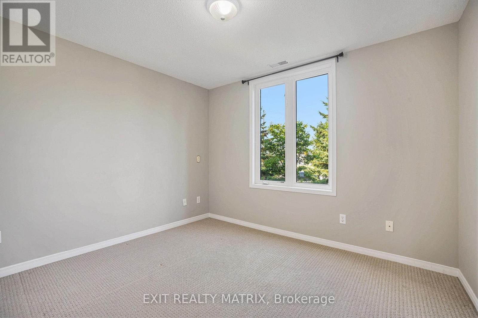 Photo 5 of 4 2086 Valin Street, Ottawa ON