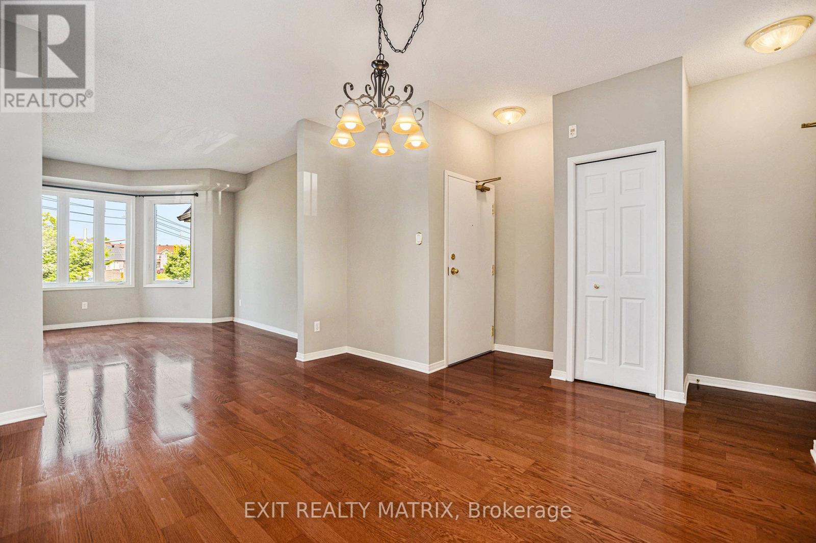 Photo 1 of 4 2086 Valin Street, Ottawa ON