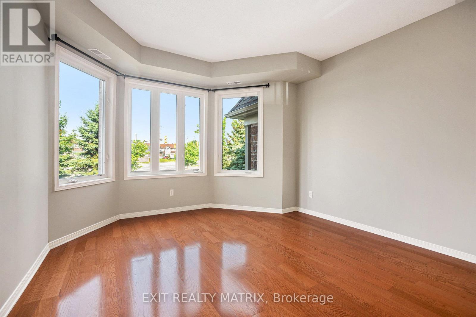 Photo 18 of 4 2086 Valin Street, Ottawa ON