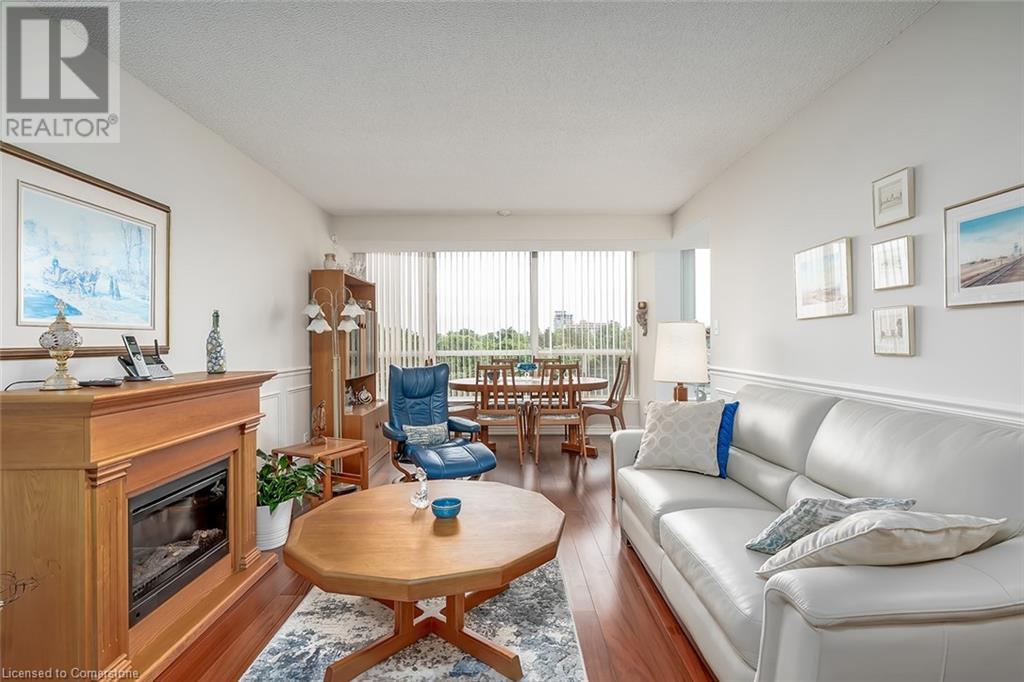 Photo 13 of 1276 Maple Crossing Boulevard Unit 612, Burlington ON