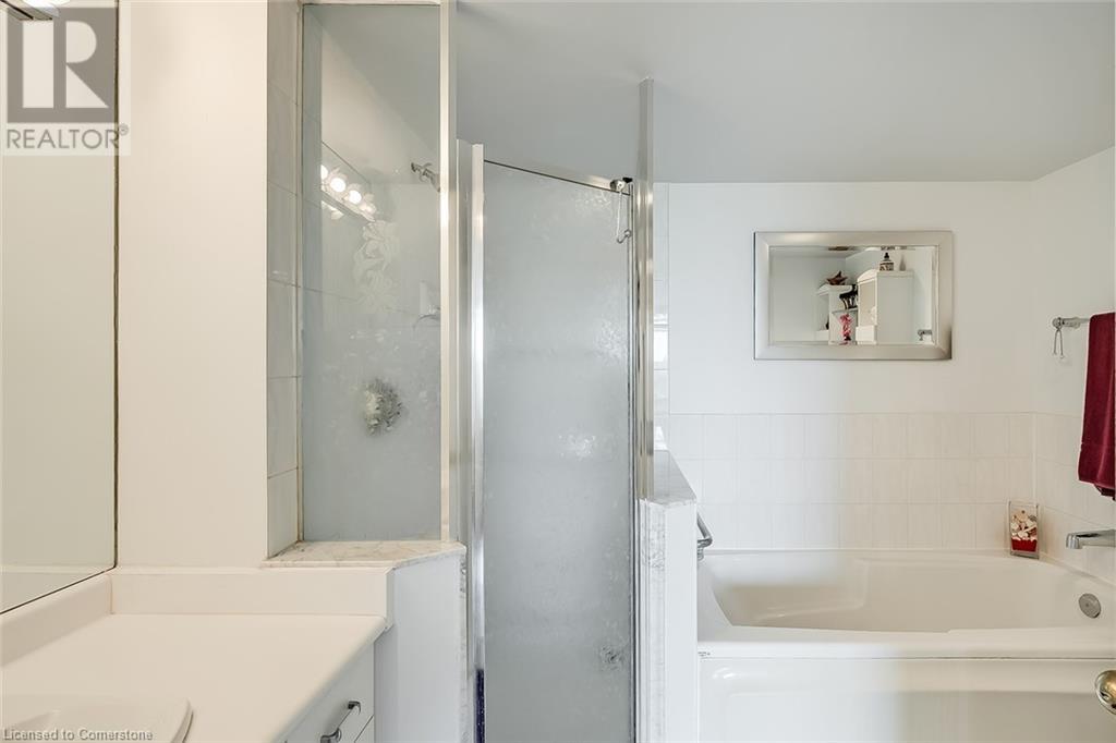 Photo 31 of 1276 Maple Crossing Boulevard Unit 612, Burlington ON