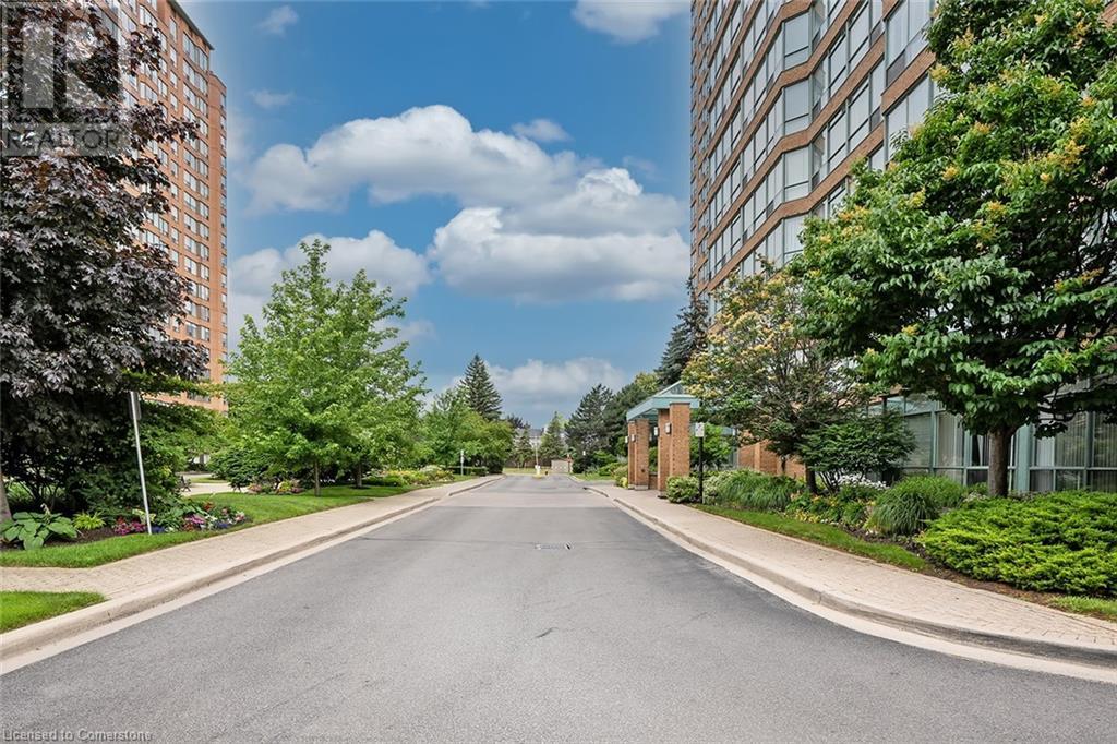 Photo 43 of 1276 Maple Crossing Boulevard Unit 612, Burlington ON