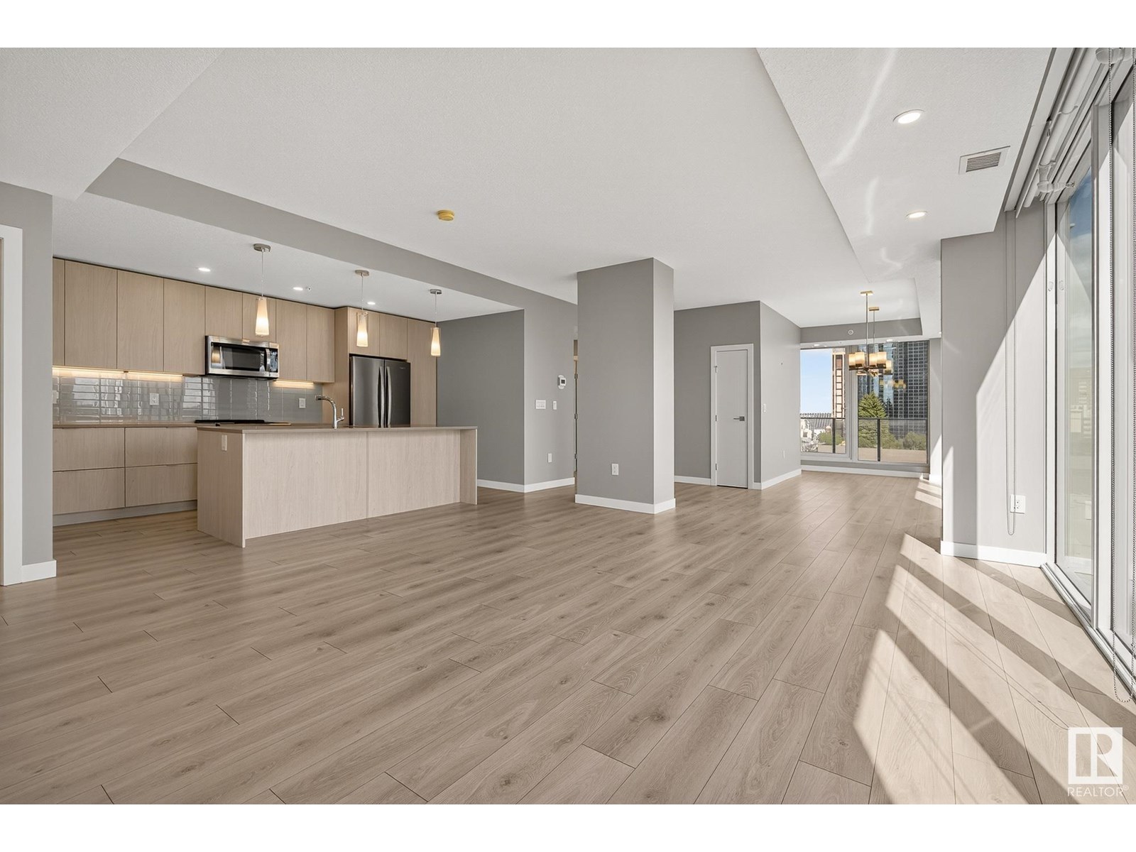 Photo 9 of 900 10180 103 St Nw, Edmonton AB