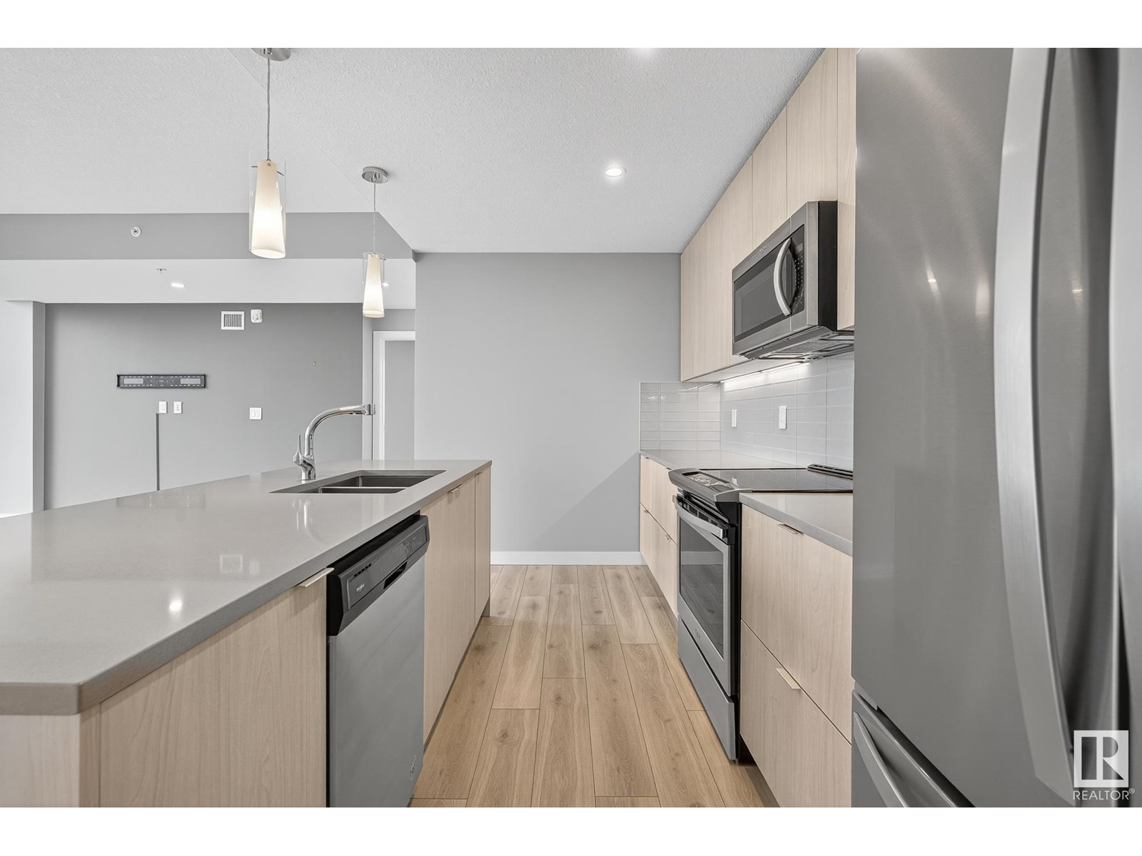 Photo 15 of 900 10180 103 St Nw, Edmonton AB