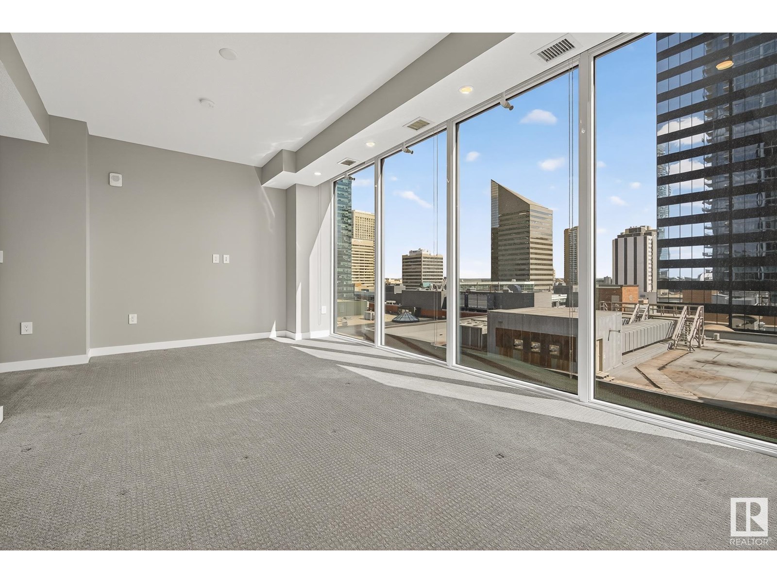 Photo 23 of 900 10180 103 St Nw, Edmonton AB
