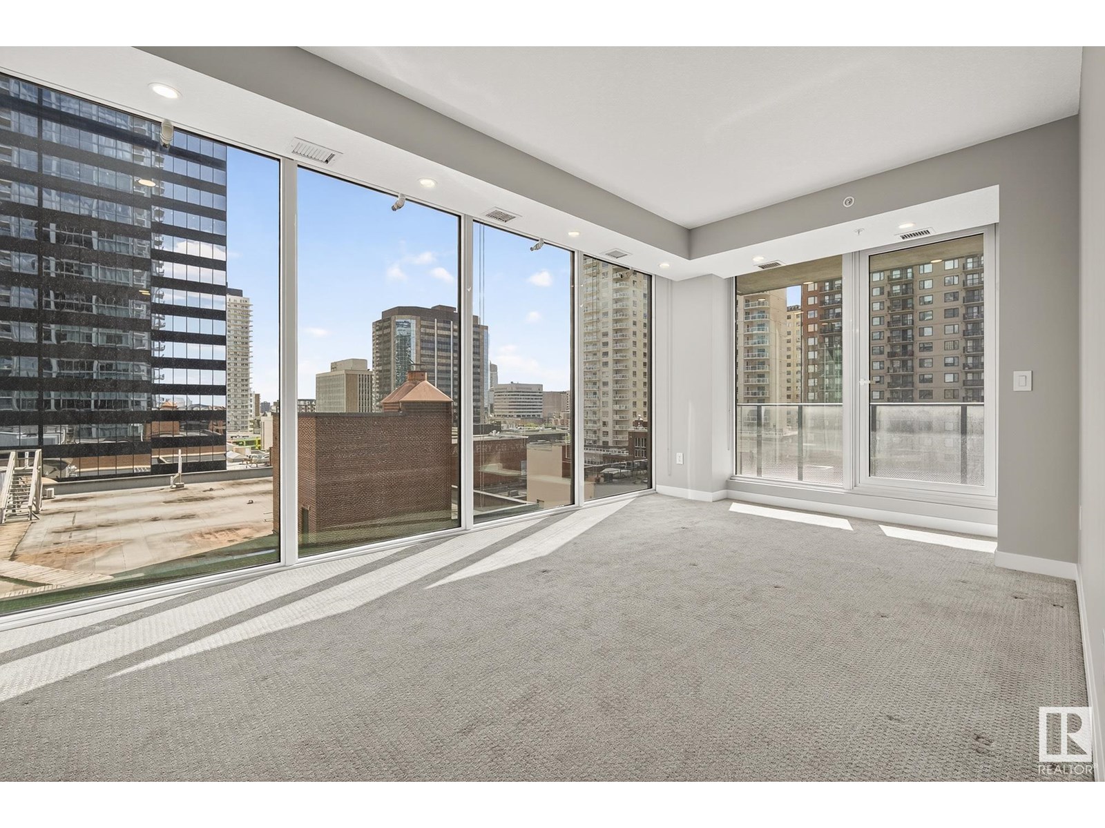 Photo 22 of 900 10180 103 St Nw, Edmonton AB