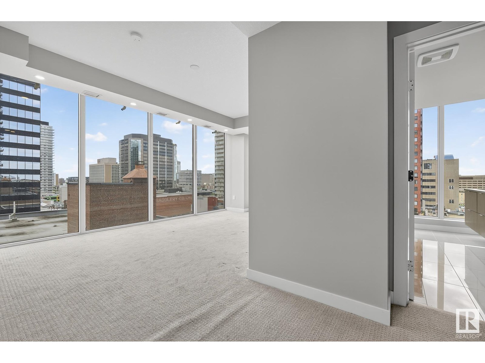 Photo 21 of 900 10180 103 St Nw, Edmonton AB