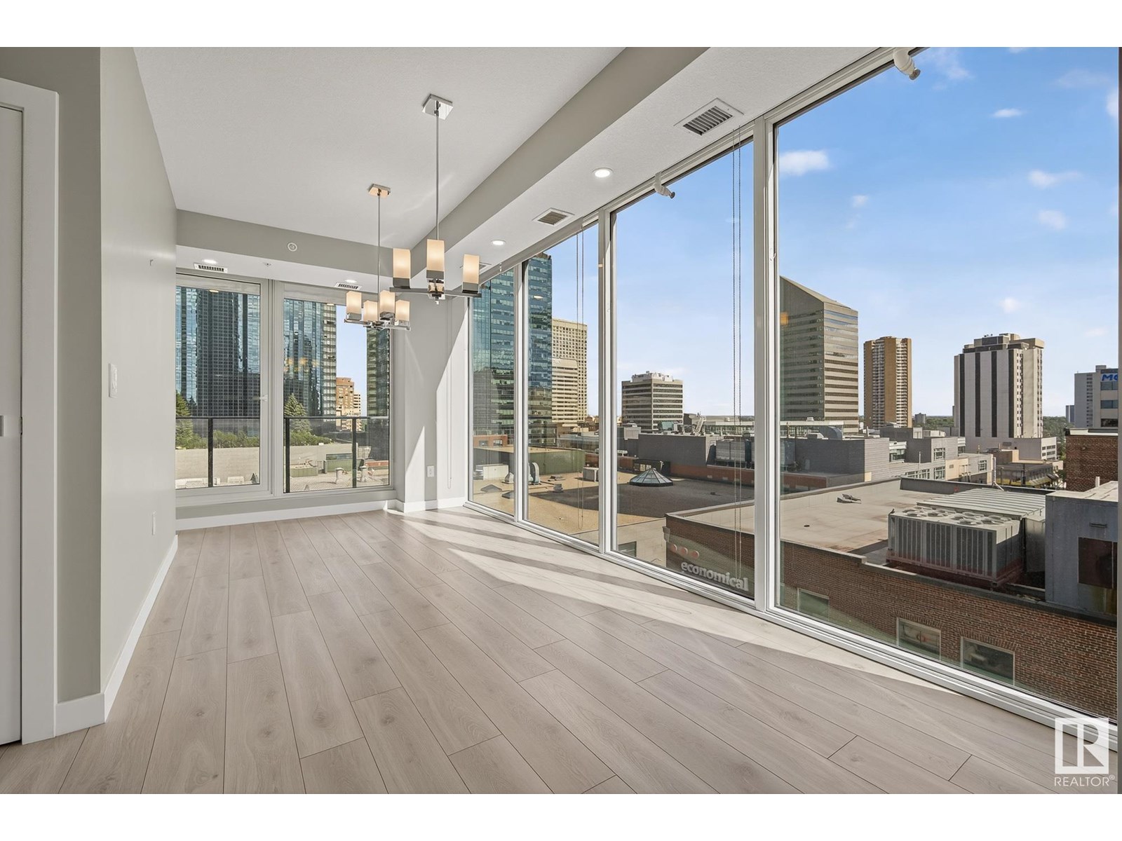 Photo 16 of 900 10180 103 St Nw, Edmonton AB