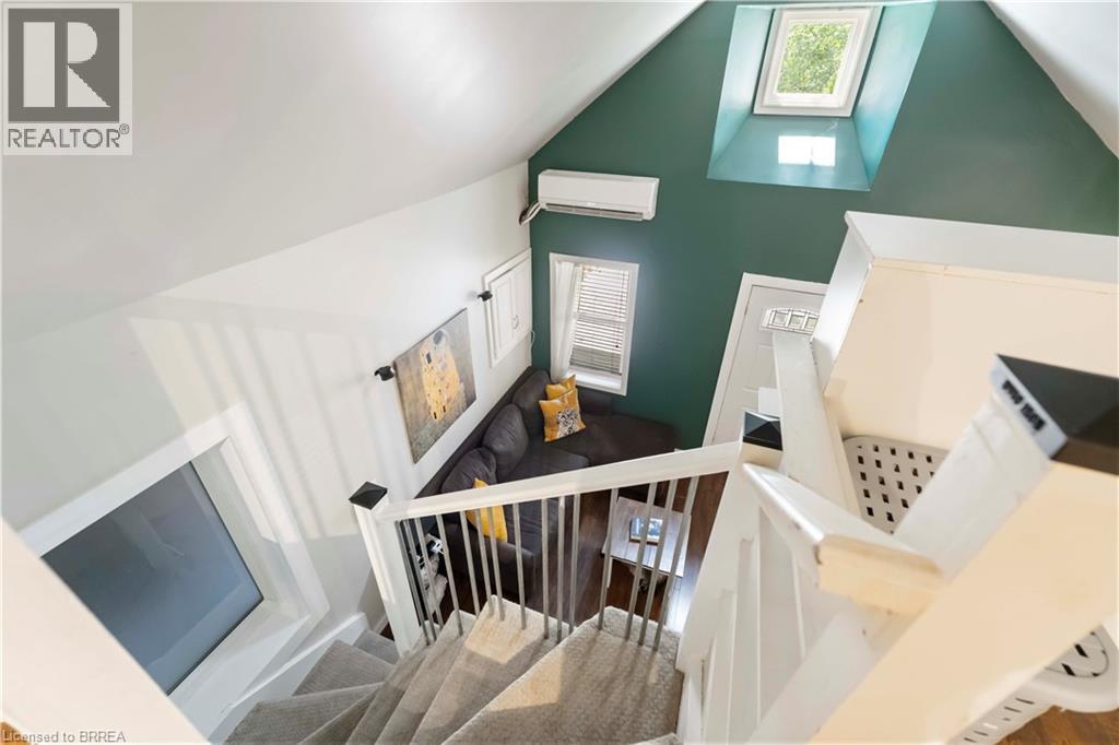 Photo 16 of 21 1 2 Albany Avenue, Hamilton ON