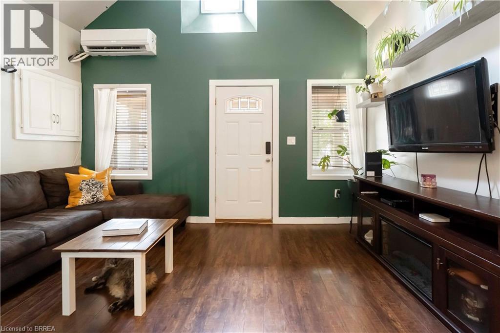 Photo 4 of 21 1 2 Albany Avenue, Hamilton ON