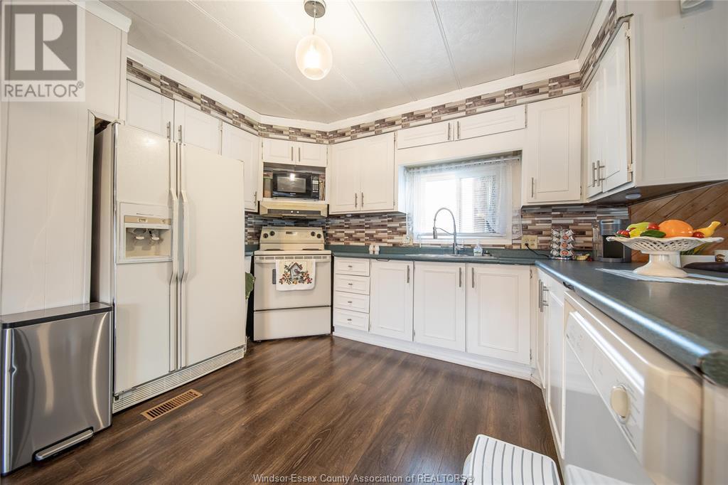 Photo 17 of 5 Elm Court, Mcgregor ON