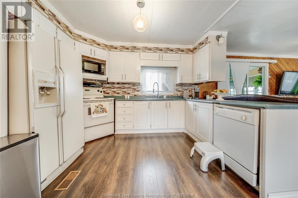 Photo 18 of 5 Elm Court, Mcgregor ON