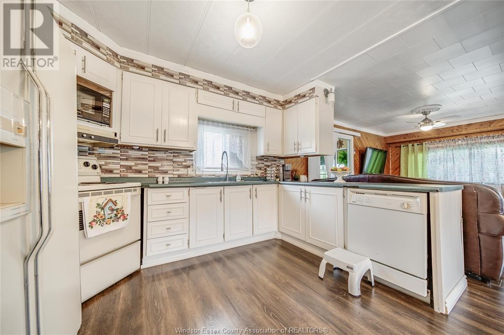 Photo 19 of 5 Elm Court, Mcgregor ON