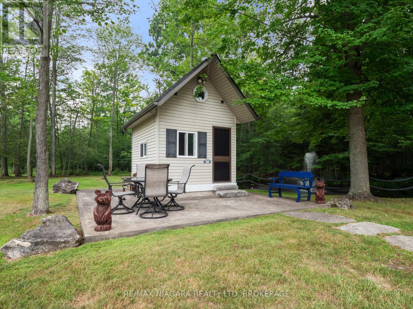Photo 9 of 2738 Moyer Street, Pelham ON