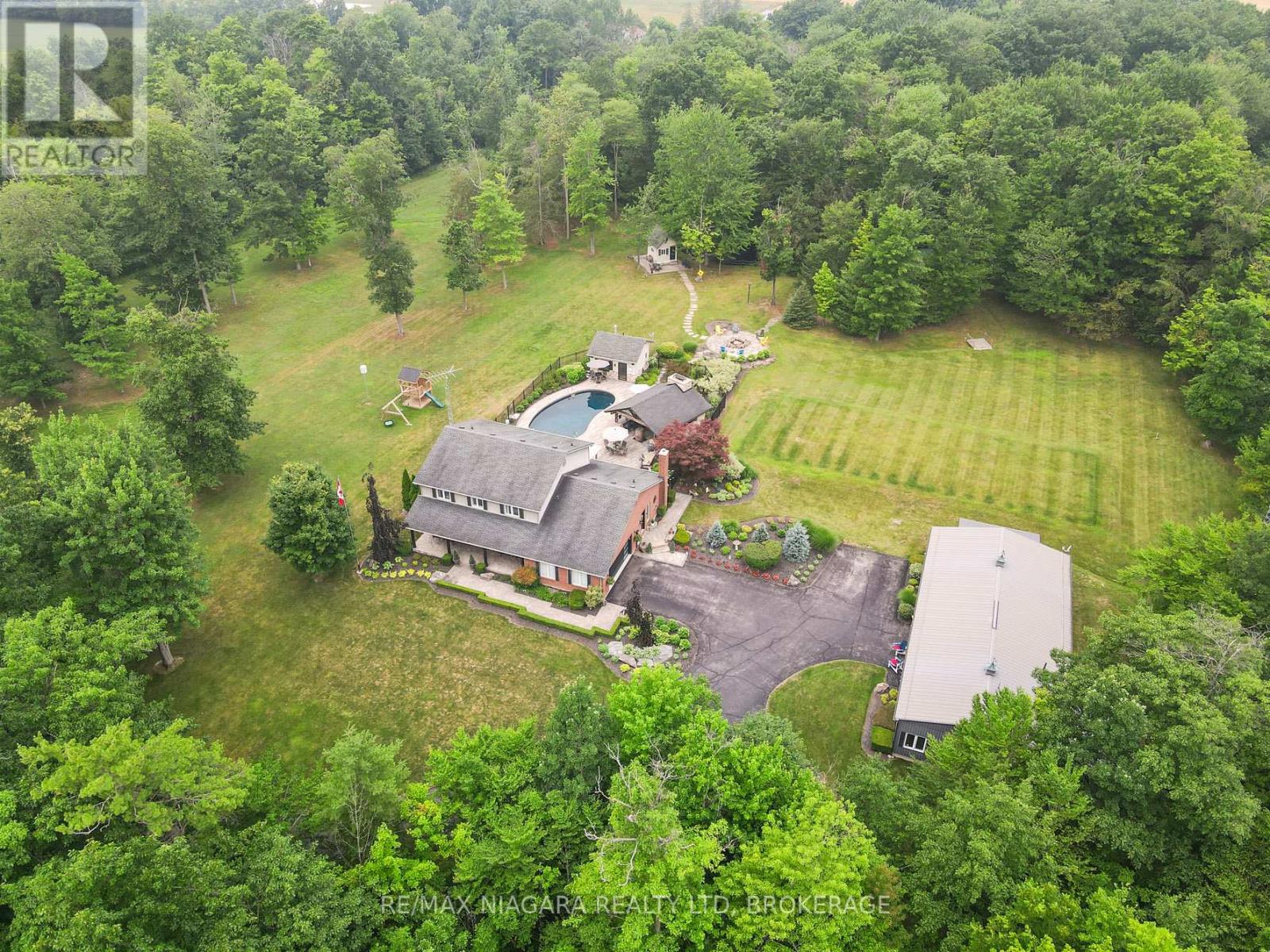 Photo 42 of 2738 Moyer Street, Pelham ON