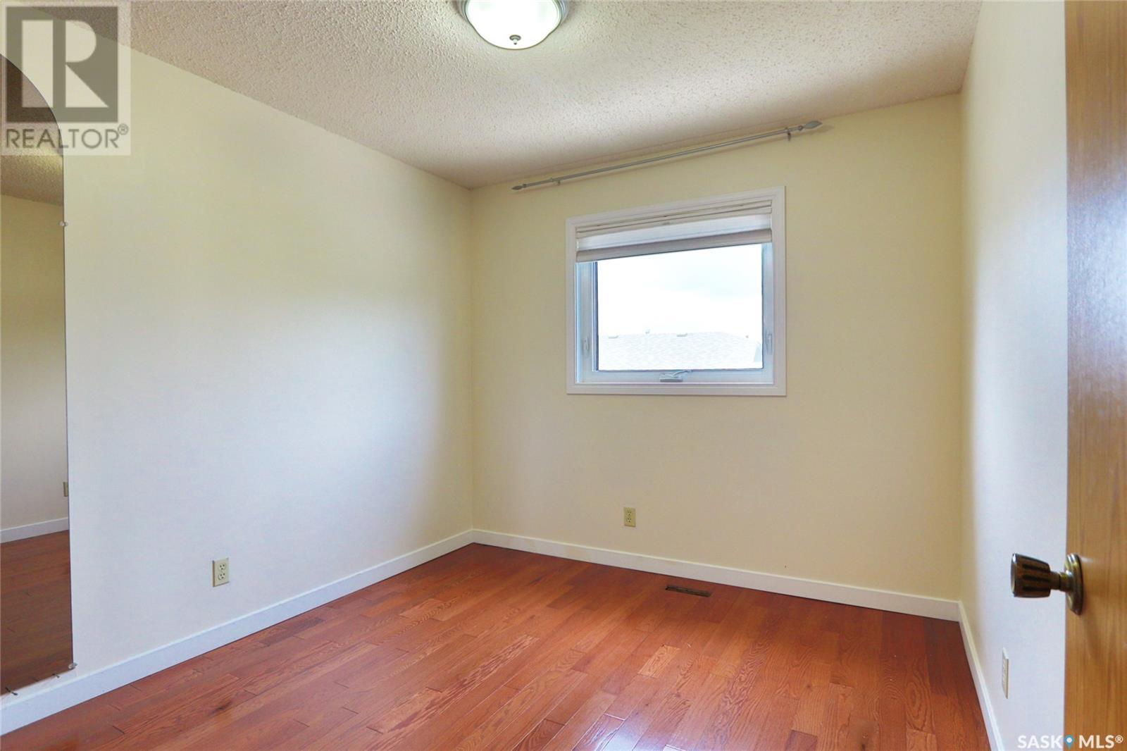 Photo 9 of 2926 Partridge Crescent, Regina SK