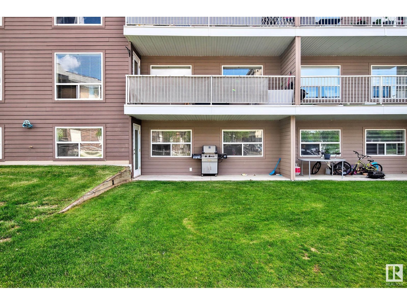 Photo 23 of 121 17404 64 Av Nw, Edmonton AB