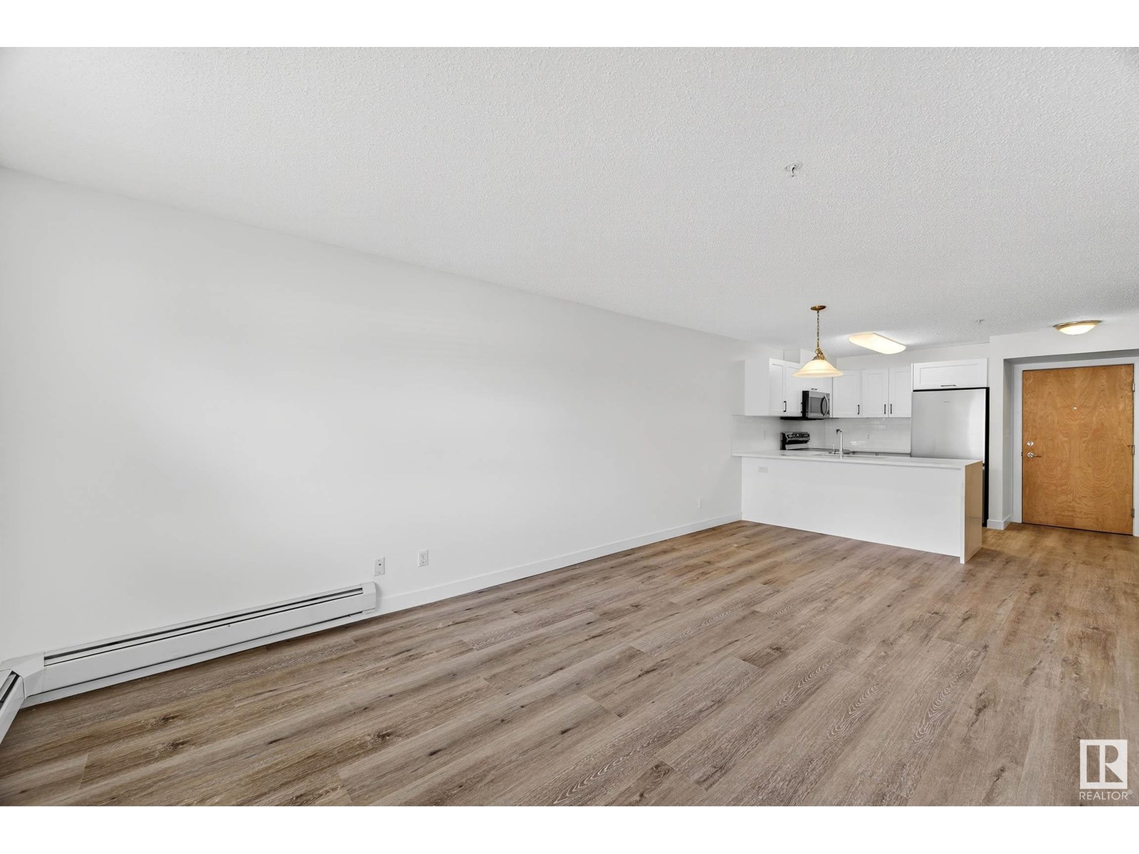Photo 8 of 121 17404 64 Av Nw, Edmonton AB