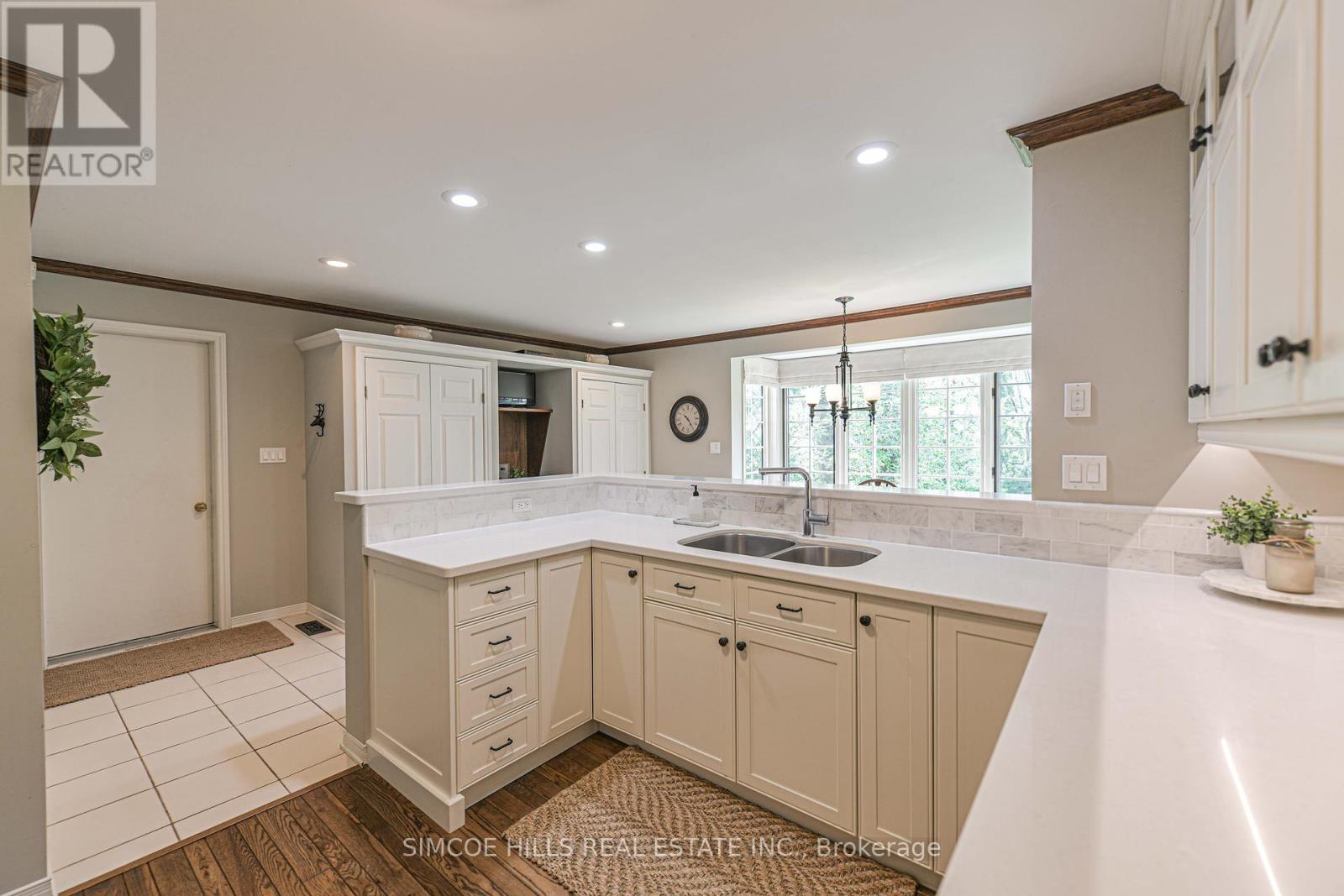Photo 13 of 131 Courtland Street, Ramara ON
