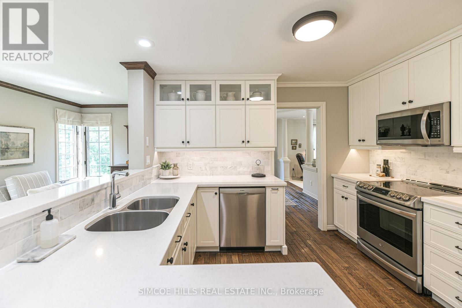 Photo 14 of 131 Courtland Street, Ramara ON