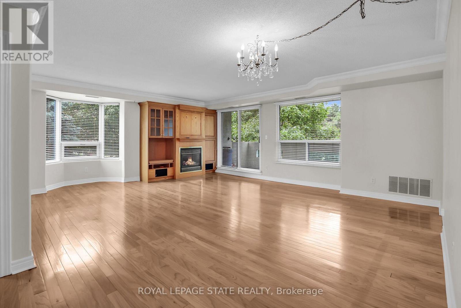 Photo 13 of 202 1272 Ontario Street, Burlington ON