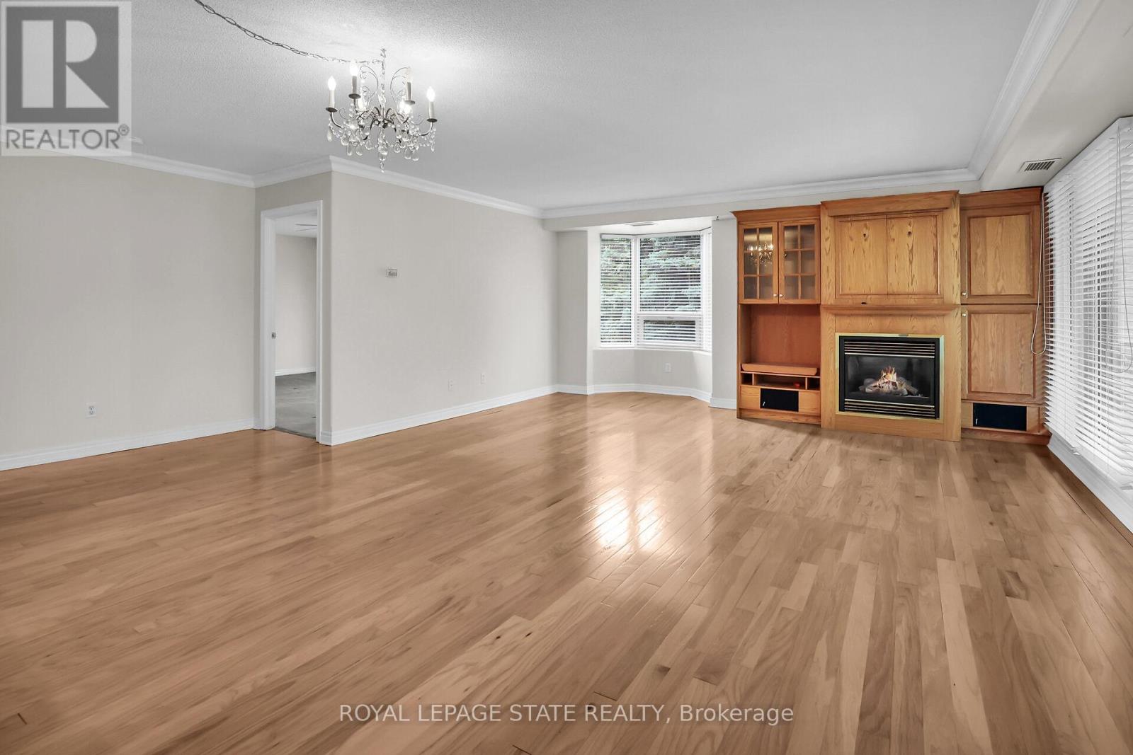 Photo 8 of 202 1272 Ontario Street, Burlington ON