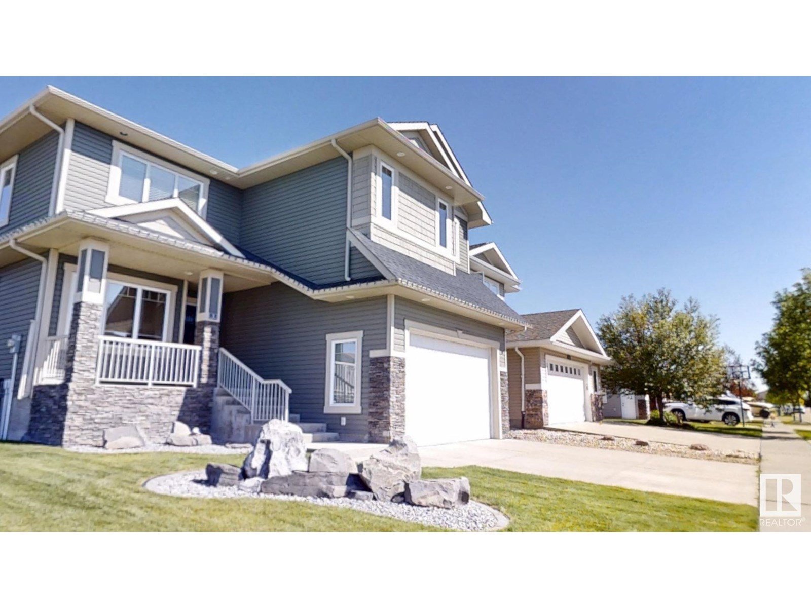 Photo 2 of 1 Westlin Dr, Leduc AB
