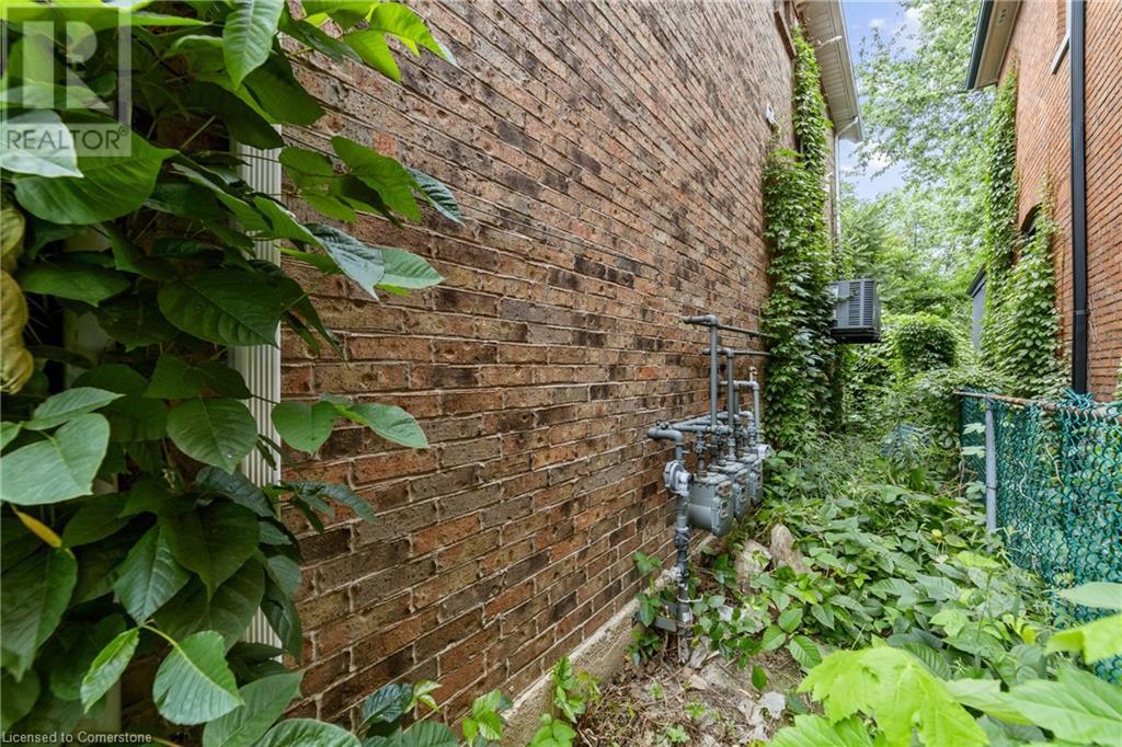 Photo 13 of 220 Caroline Street S, Hamilton ON