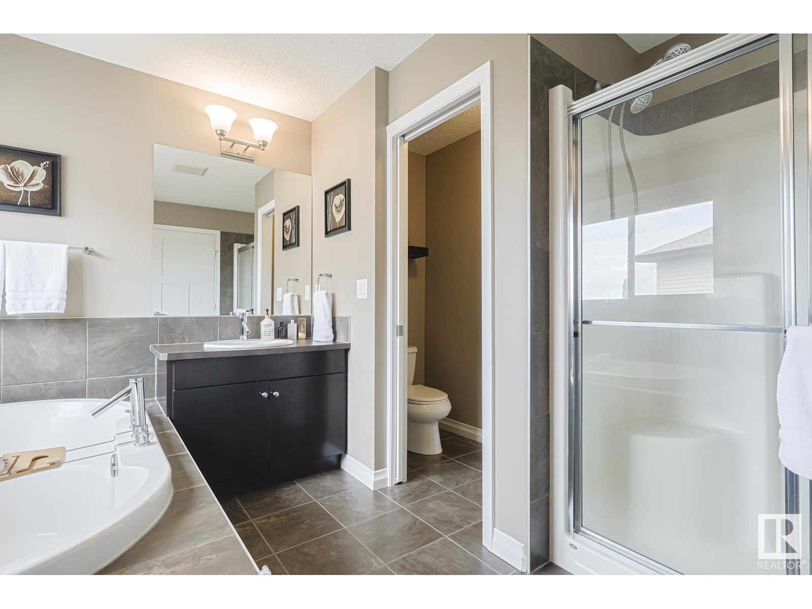 Photo 36 of 5506 168 A Av Nw, Edmonton AB