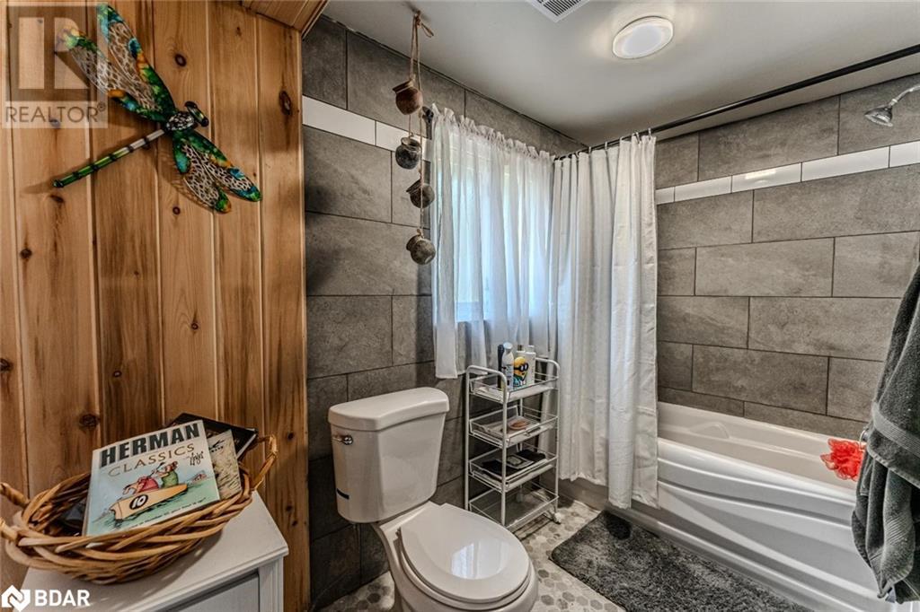 Photo 9 of 156 Woodlands Avenue, Tay ON
