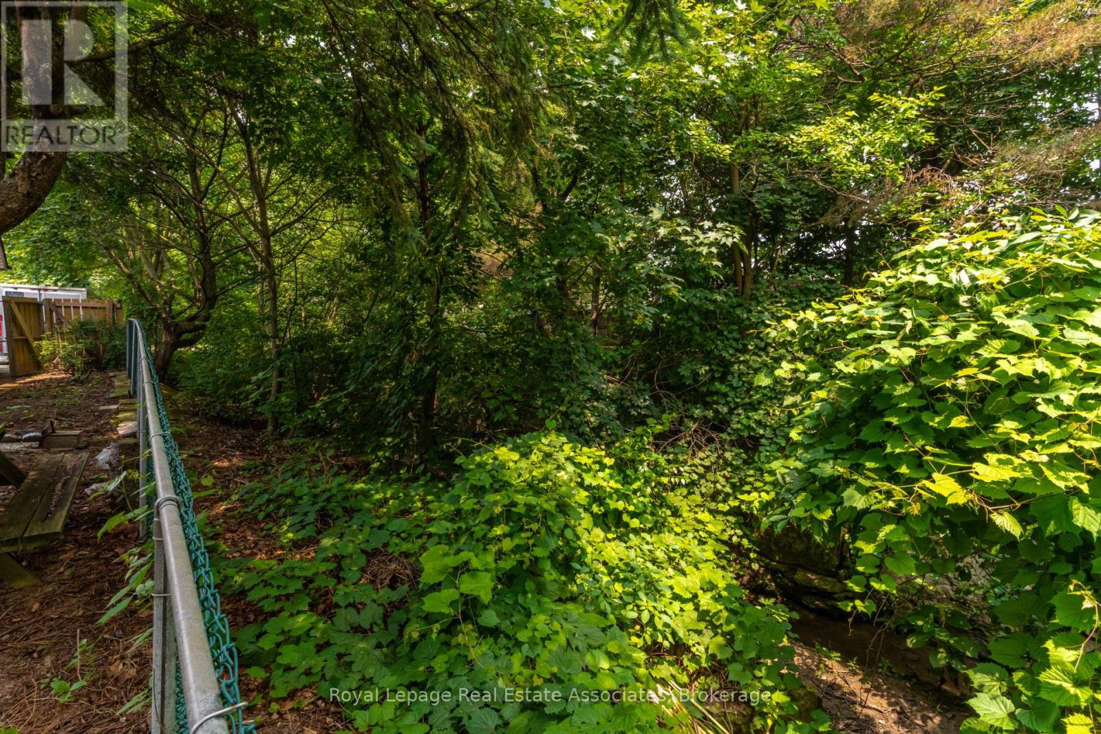 Photo 13 of 36 Trelawne Drive, St Catharines ON