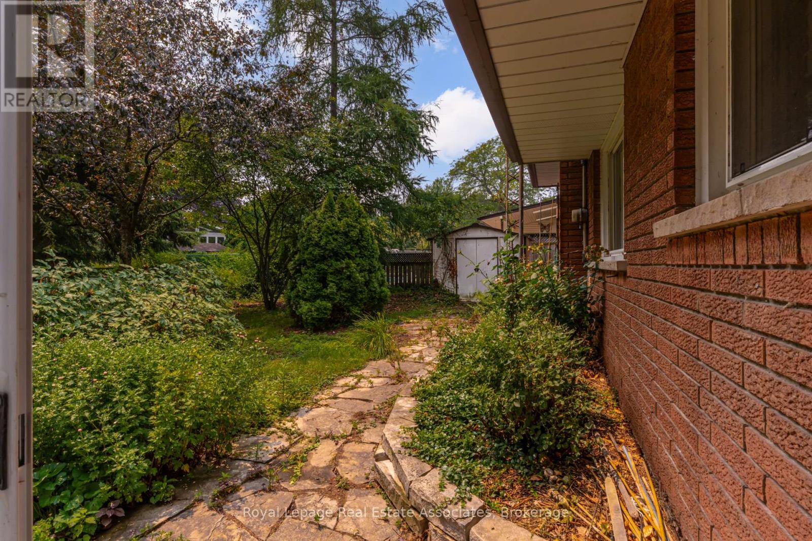 Photo 3 of 36 Trelawne Drive, St Catharines ON