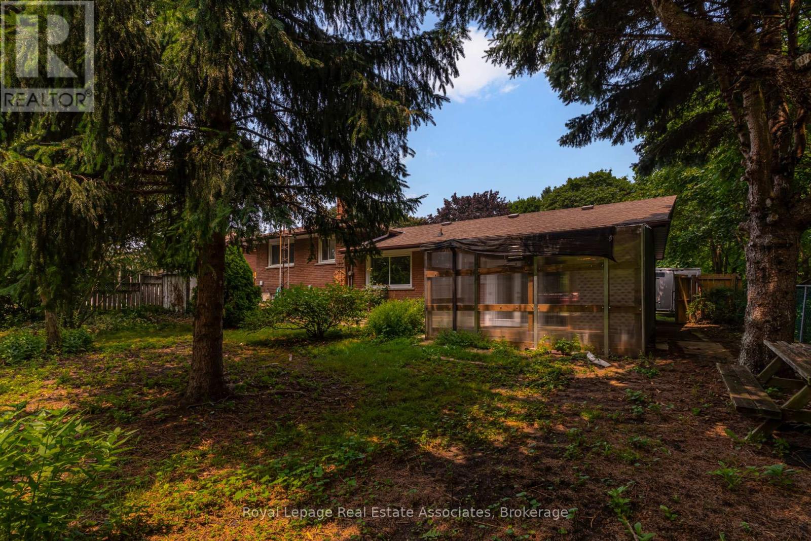 Photo 10 of 36 Trelawne Drive, St Catharines ON