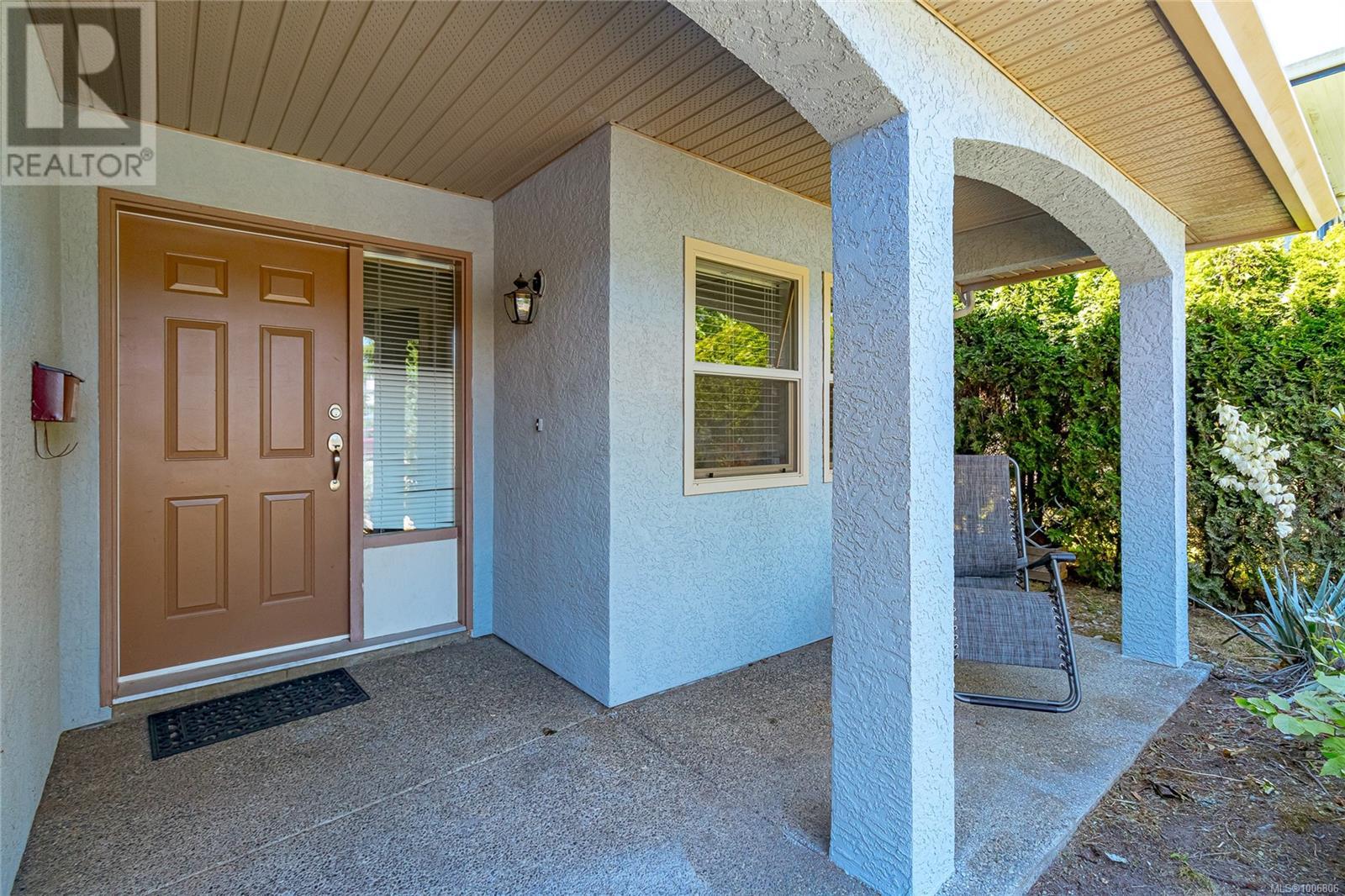 Photo 3 of 1151 Cherry Rd, Saanich BC
