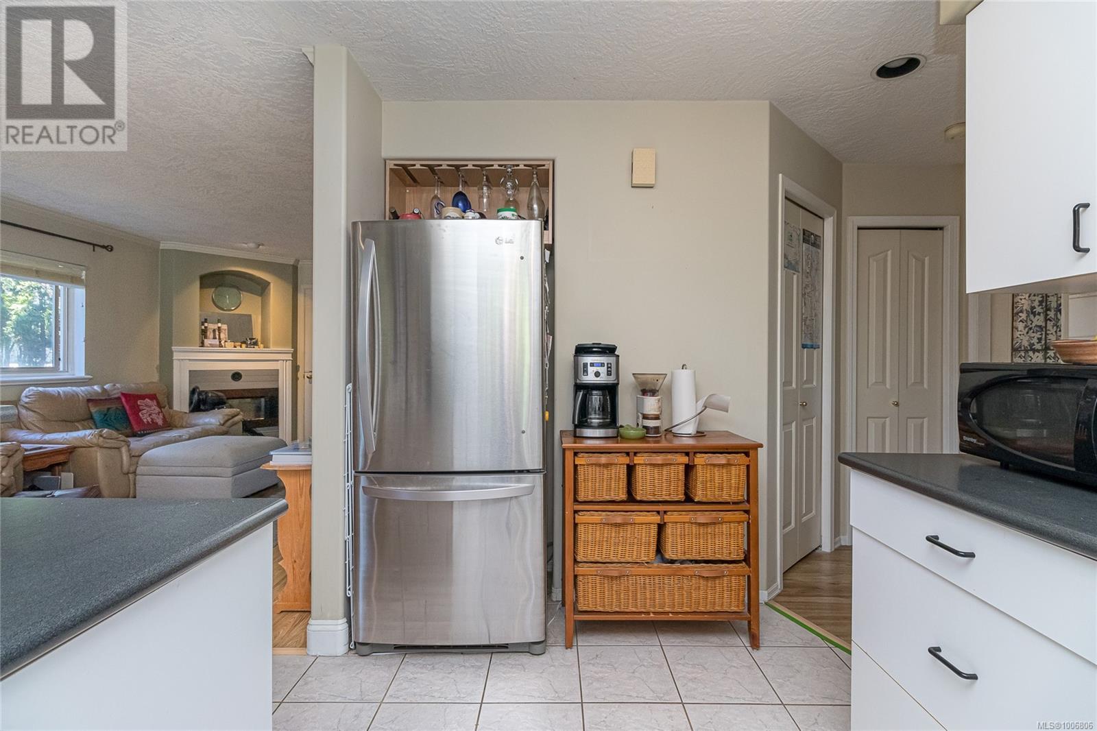 Photo 33 of 1151 Cherry Rd, Saanich BC