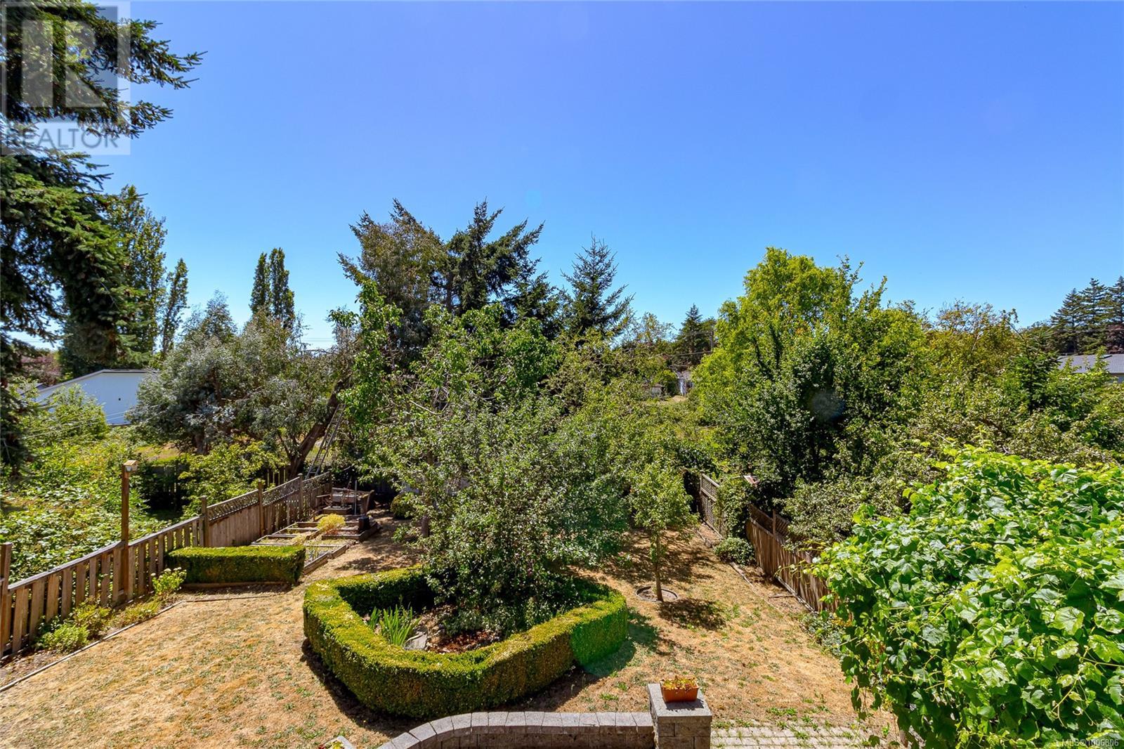 Photo 40 of 1151 Cherry Rd, Saanich BC