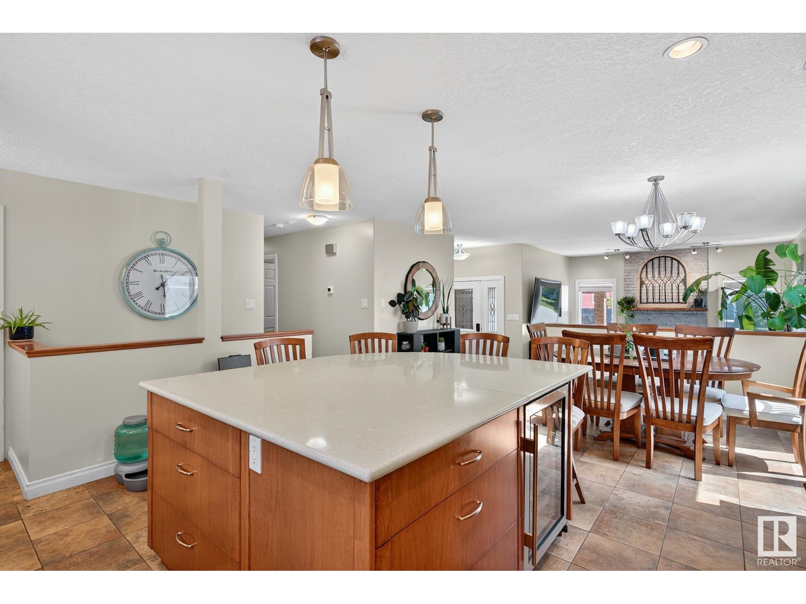Photo 15 of 2432 106 St Nw, Edmonton AB