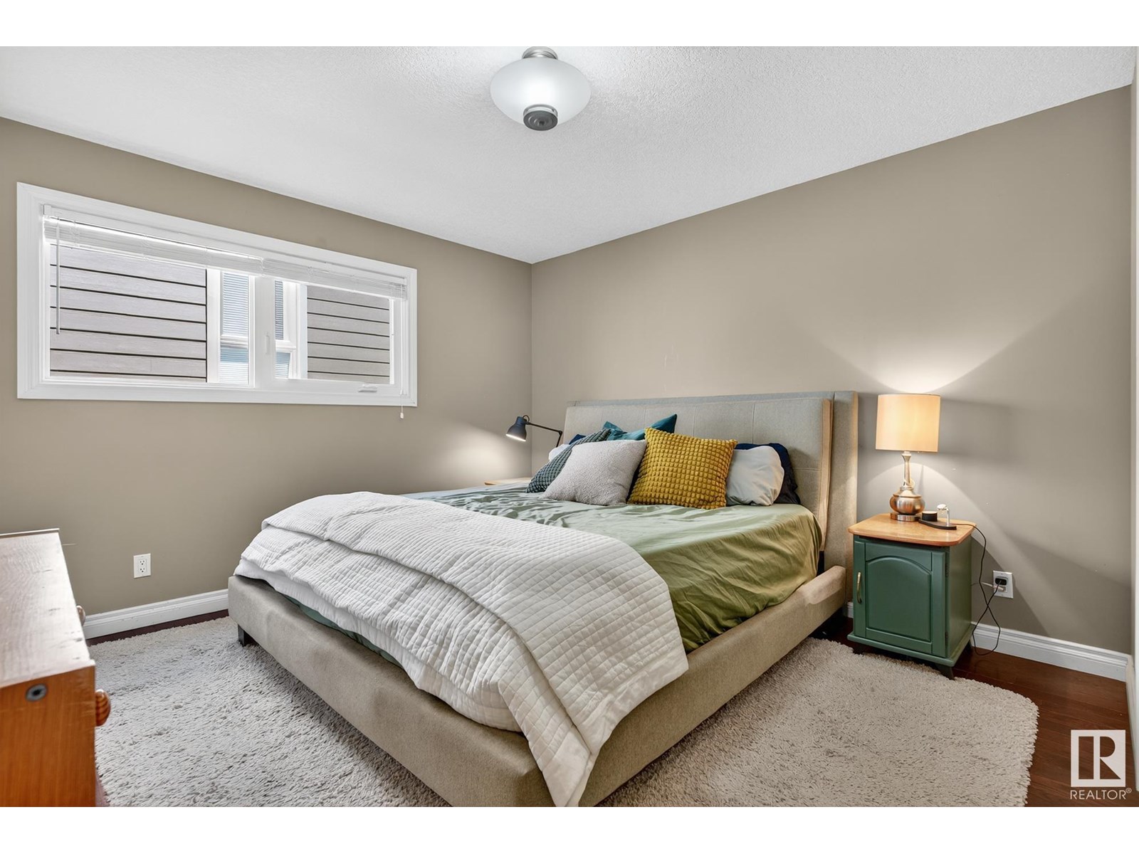 Photo 17 of 2432 106 St Nw, Edmonton AB