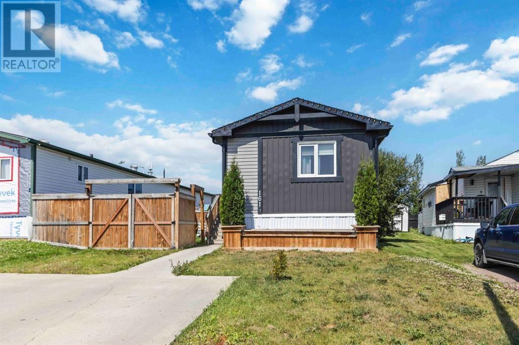 Photo 2 of 161 Card Crescent, Fort Mcmurray AB