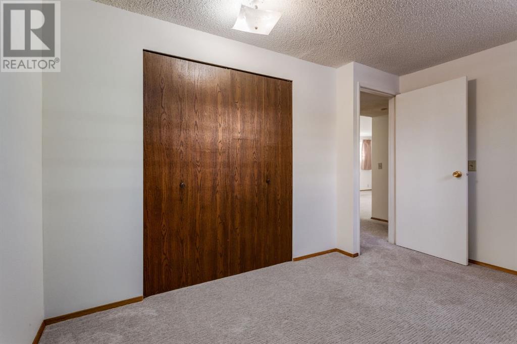 Single Family House Bi-level for Sale in  Thornaby Way NW Thorncliffe Calgary 